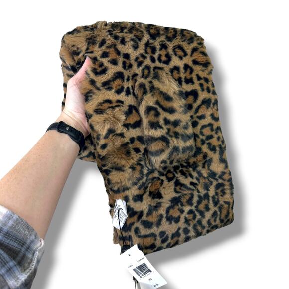 Apparis NWT Jasper Plush Leopard Print Black Brown Faux Fur Thread Through Scarf - Picture 5 of 12